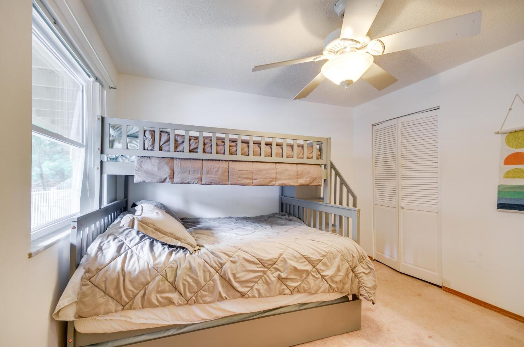 Cozy Lake Ozark Condo Rental With Grill, Pool Access Exterior photo